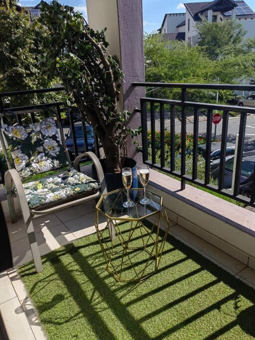 Classy And Cosy Apt - Dainfern Sandton Exteriör bild
