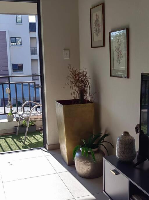 Classy And Cosy Apt - Dainfern Sandton Exteriör bild
