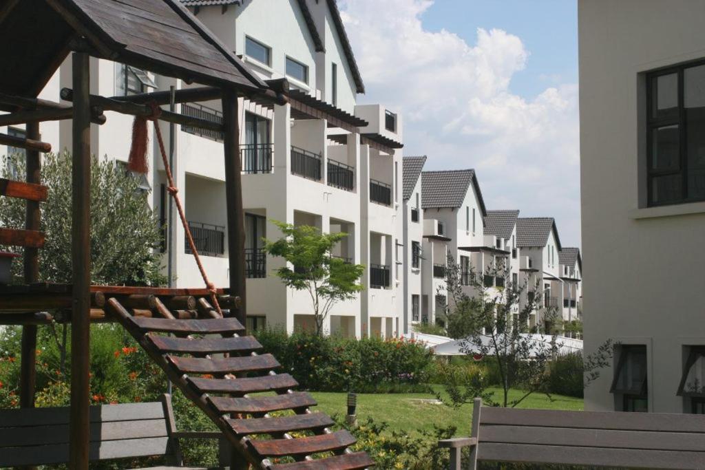 Classy And Cosy Apt - Dainfern Sandton Exteriör bild