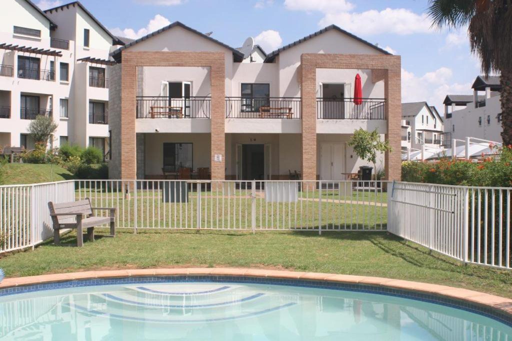 Classy And Cosy Apt - Dainfern Sandton Exteriör bild